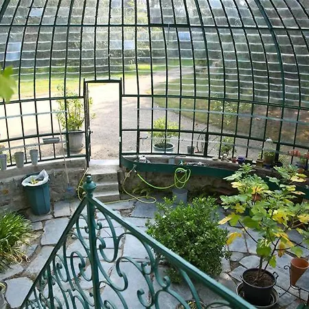 B&brissac, Maison De Maitre Sur Domaine Boise ベッド・アンド・ブレックファスト *
